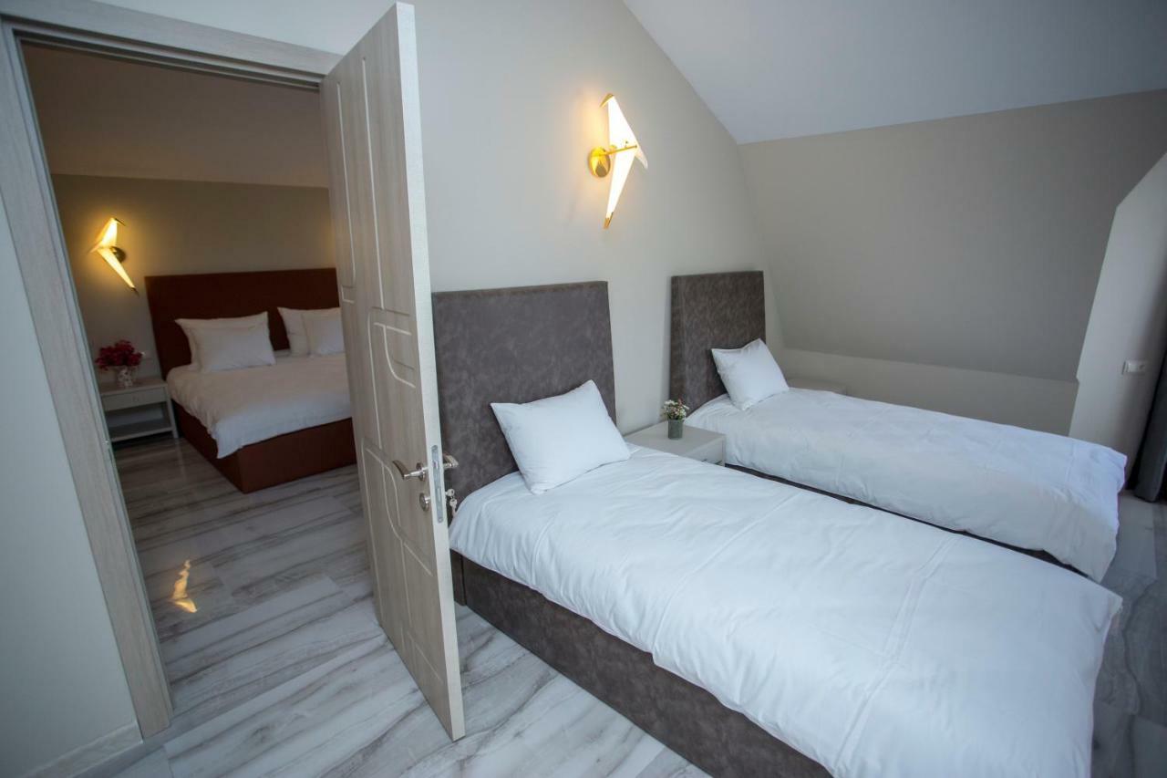 Downtown Hotel Batumi Exterior foto