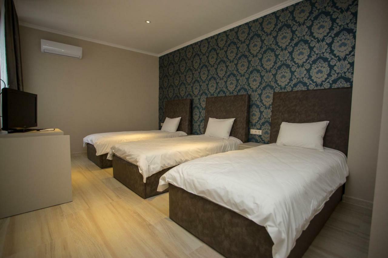 Downtown Hotel Batumi Exterior foto